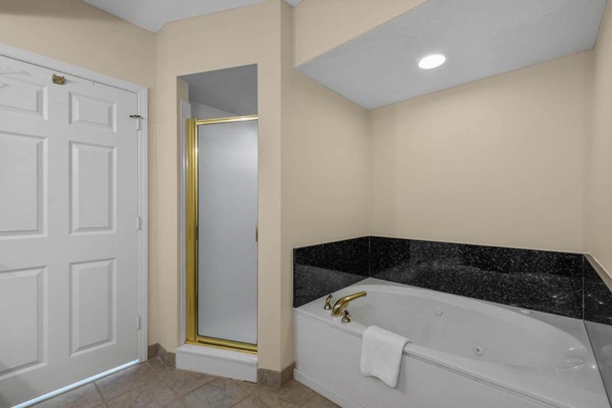 Oversized 3-Bedroom Floorplan With Amazing Panoramic Views شاطئ ميرتل المظهر الخارجي الصورة